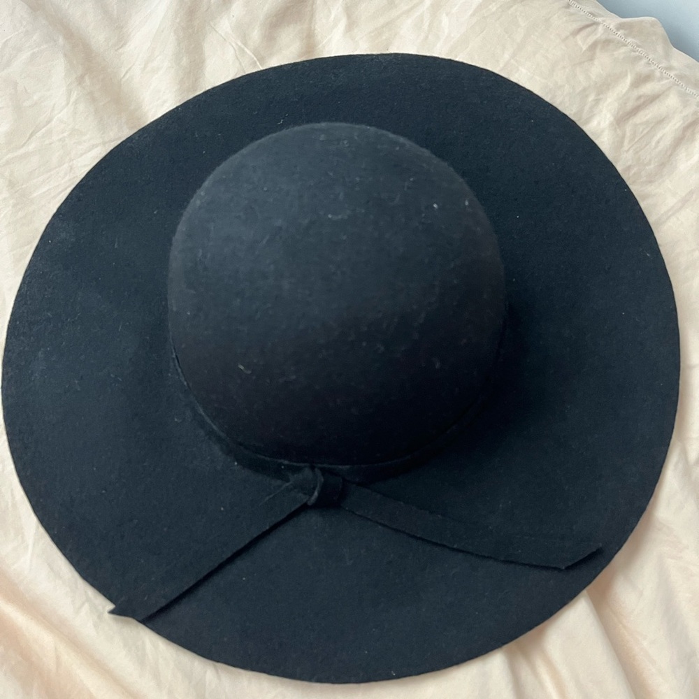 BRANDY MELVILLE Black Wool Hat